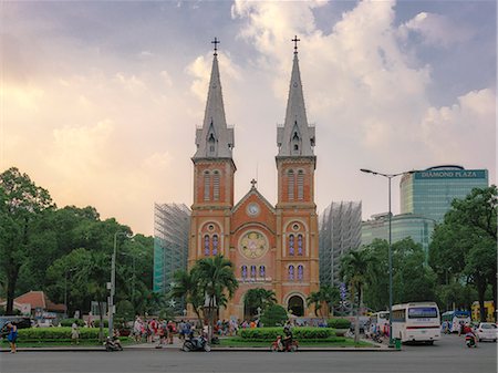 simsearch:841-08542671,k - Saigon Notre Dame Cathedral and street scene, Ho Chi Minh City, Vietnam, Indochina, Southeast Asia, Asia Photographie de stock - Rights-Managed, Code: 841-09163205