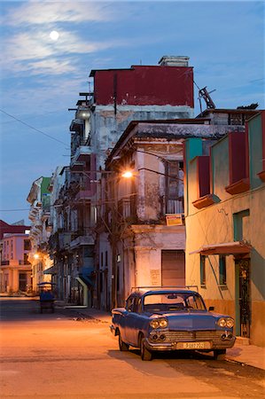 A blue vintage American car parked on a street in the early morning in Havana, Cuba, West Indies, Caribbean, Central America Photographie de stock - Rights-Managed, Code: 841-09163224