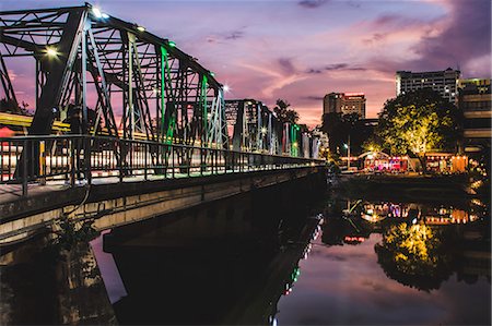 simsearch:841-06340905,k - Iron Bridge, Chiang Mai, Thailand, Southeast Asia, Asia Photographie de stock - Rights-Managed, Code: 841-09163235