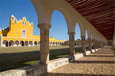 simsearch:841-08887341,k - Convent of San Antonio de Padua, completed 1561, Izamal, Yucatan, Mexico, North America Fotografie stock - Rights-Managed, Codice: 841-09163273