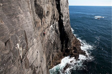 simsearch:400-03945337,k - Rock climber in action, Mingulay, Outer Hebrides, Scotland, United Kingdom, Europe Photographie de stock - Rights-Managed, Code: 841-09163282