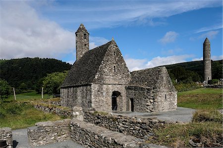 siglo xii - St. Kevin's Church (St. Kevin's Kitchen), a nave-and-chancel church of the 12th century, Glendalough, County Wicklow, Leinster, Republic of Ireland, Europe Foto de stock - Con derechos protegidos, Código: 841-09163332