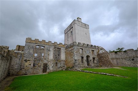 siglo xvi - Doe Castle at Sheephaven Bay near Creeslough, County Donegal, Ulster, Republic of Ireland, Europe Foto de stock - Con derechos protegidos, Código: 841-09163453