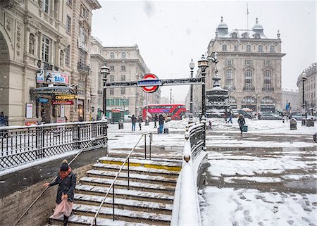 simsearch:841-09163492,k - Underground Station entrance, snow storm, Piccadilly Circus, West End, London, England, United Kingdom, Europe Stock Photo - Rights-Managed, Code: 841-09163480