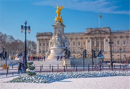 simsearch:841-09147664,k - Buckingham Palace under snow, London, England, United Kingdom, Europe Stockbilder - Lizenzpflichtiges, Bildnummer: 841-09163483