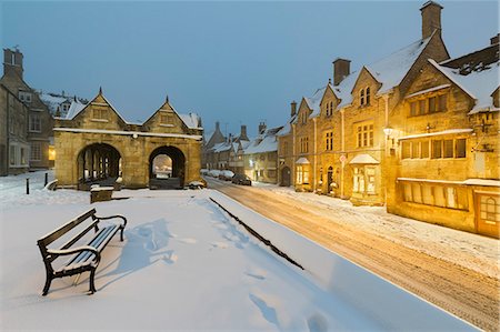 Market Hall and Cotswold houses on High Street in snow, Chipping Campden, Cotswolds, Gloucestershire, England, United Kingdom, Europe Stock Photo - Rights-Managed, Code: 841-09163506