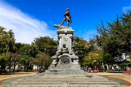 punta arenas - Magellan Monument, Plaza de Armas (Plaza Munoz Gamero), sunny day, Punta Arenas, Chile, South America Photographie de stock - Rights-Managed, Code: 841-09174522