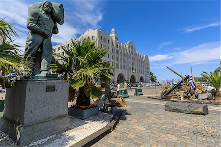 Port, statue, anchor and port building, Montevideo, Uruguay, South America Photographie de stock - Rights-Managed, Code: 841-09174548