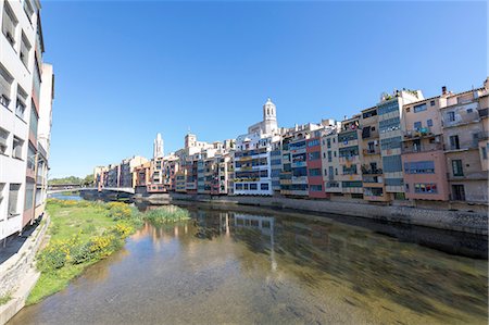 Colored houses on River Onyar, Girona, Catalonia, Spain, Europe Stock Photo - Rights-Managed, Code: 841-09174566