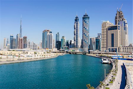 simsearch:841-09174642,k - Dubai skyline from Dubai Water Canal, Business Bay, Dubai, United Arab Emirates, Middle East Photographie de stock - Rights-Managed, Code: 841-09174599