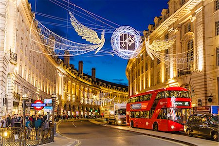 simsearch:841-08860680,k - Regent Street with Christmas decorations, London, England, United Kingdom, Europe Stock Photo - Rights-Managed, Code: 841-09174683