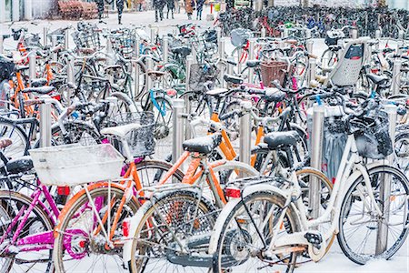 recouvert de neige - Snow covered bicycles, Copenhagen, Denmark, Scandinavia, Europe Photographie de stock - Rights-Managed, Code: 841-09174717
