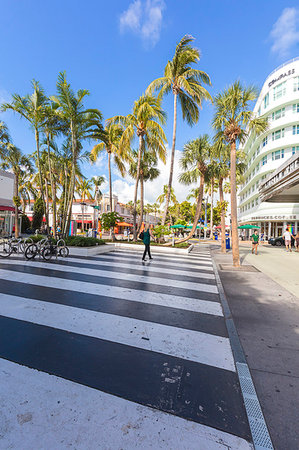 pedestrian (female) - Lincoln Road Mall, Miami Beach, Florida, United States of America, North America Foto de stock - Con derechos protegidos, Código: 841-09183478