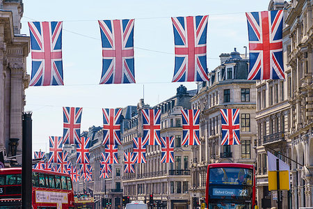 Union flags flying in Regent Street, London, W1, England, United Kingdom, Europe Foto de stock - Con derechos protegidos, Código: 841-09183619