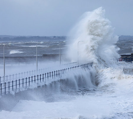 Stormy seas as spring tides coincide with the so called Beast from the East at Amble, Northumberland, England, United Kingdom, Europe Photographie de stock - Rights-Managed, Code: 841-09183634