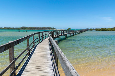 simsearch:841-06806917,k - Ocean boardwalk in Urunga on the Coffs Coast stretching along the banks of the Kalang and Bellinger Rivers to the Pacific Ocean, Urunga, New South Wales, Australia, Pacific Foto de stock - Con derechos protegidos, Código: 841-09183657