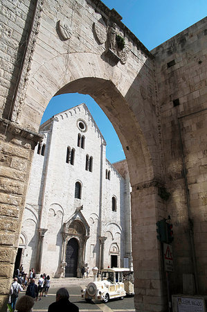 The cathedral of Saint Nicol, Patron Saint of the city, Bari, Puglia, Italy, Europe Stock Photo - Rights-Managed, Code: 841-09183748