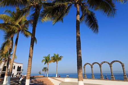 simsearch:841-08887341,k - Arches on the Malecon, Puerto Vallarta, Jalisco State, Mexico, North America Fotografie stock - Rights-Managed, Codice: 841-09183767