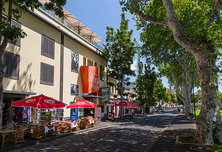 simsearch:841-09055471,k - View of The Story Centre and cable car above street, Funchal, Madeira, Portugal, Atlantic, Europe Stockbilder - Lizenzpflichtiges, Bildnummer: 841-09183802