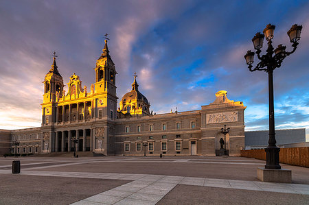 famous buildings in madrid spain - Almudena Cathedral, (Catedral de La Almudena) at sunrise, Madrid, Spain, Europe Stock Photo - Rights-Managed, Code: 841-09194295