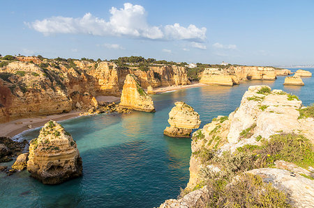 simsearch:841-09174935,k - Elevated view over Marinha Beach, Algarve, Portugal, Europe Photographie de stock - Rights-Managed, Code: 841-09194398