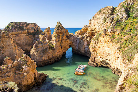 simsearch:600-08770147,k - Boats anchoring at Ponta da Piedade, Lagos, Algarve, Portugal, Europe Photographie de stock - Rights-Managed, Code: 841-09194401