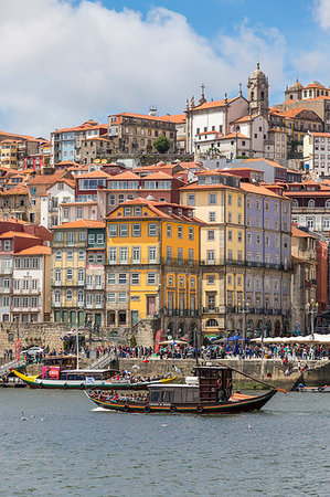 simsearch:6119-09182976,k - View from Douro River to the historical Ribeira Neighborhood, UNESCO World Heritage Site, Porto, Portugal, Europe Stock Photo - Rights-Managed, Code: 841-09194420