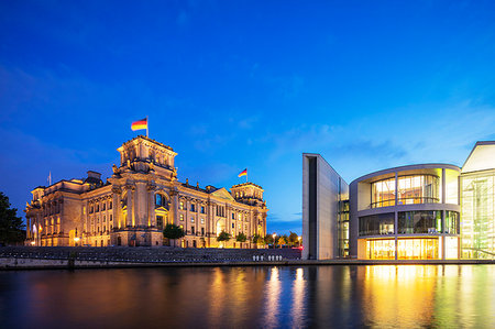 river spree - The Paul Lobe House legislative building next to the Reichstag, Berlin, Brandenburg, Germany, Europe Foto de stock - Con derechos protegidos, Código: 841-09194591