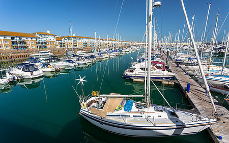 Luxury Yachts, Brighton Marina, Brighton, Sussex, England, United Kingdom, Europe Foto de stock - Con derechos protegidos, Código: 841-09204136