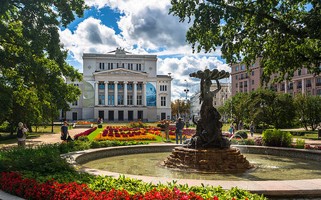 simsearch:841-09055157,k - Latvian National Opera Building, Riga, Latvia, Baltic States, Europe Photographie de stock - Rights-Managed, Code: 841-09204143