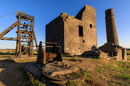 famous houses in uk - Cornish Engine House and Winding Gear, Magpie Mine, historic lead mine, National Monument, Peak District, Derbyshire, England, United Kingdom, Europe Stock Photo - Rights-Managed, Code: 841-09204905