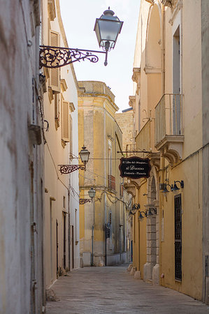 simsearch:841-09204979,k - Via Cavour, Ugento, Puglia, Italy, Europe Stock Photo - Rights-Managed, Code: 841-09205009