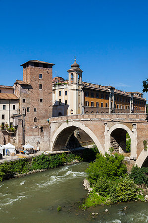 simsearch:841-05781533,k - Fabricio bridge (Ponte Fabricio), Rome, Lazio, Italy, Europe Stock Photo - Rights-Managed, Code: 841-09205138