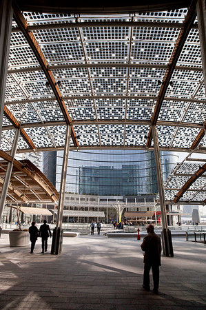simsearch:841-09205160,k - Piazza Gae Aulenti, Porta Nuova district, Milan, Lombardy, Italy, Europe Photographie de stock - Rights-Managed, Code: 841-09205161
