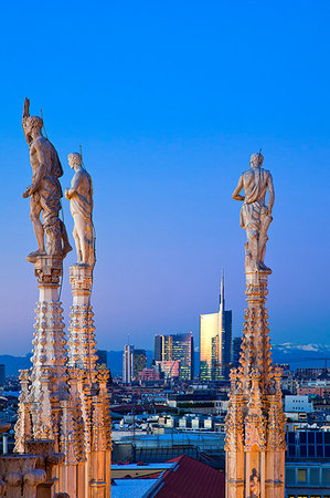 View from the terrace of the Cathedral, Milan, Lombardy, Italy, Europe Foto de stock - Con derechos protegidos, Código: 841-09205174