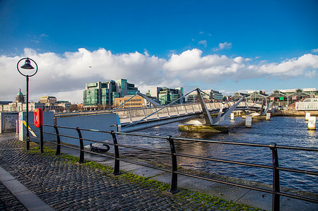 simsearch:841-09204973,k - The Sean O'Casey Bridge, Dublin, Republic of Ireland, Europe Photographie de stock - Rights-Managed, Code: 841-09205265