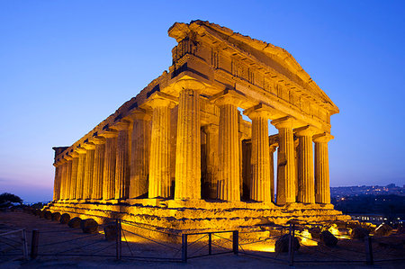 Valley of the Temples, Agrigento, UNESCO World Heritage Site, Sicily, Italy, Europe Stock Photo - Rights-Managed, Code: 841-09205362