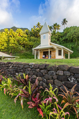 simsearch:841-09229473,k - Catholic church in Puama'u, Hiva Oa, Marquesas, French Polynesia, South Pacific, Pacific Fotografie stock - Rights-Managed, Codice: 841-09229455