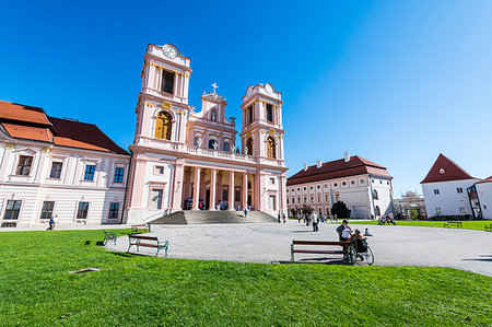 Abbey Church and Cloister, Goettweig Abbey,UNESCO World Heritage Site, near Krems, Wachau, Austria, Europe Photographie de stock - Rights-Managed, Code: 841-09229628