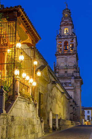 simsearch:841-09229522,k - The bell tower of the Mosque-Cathedral during the blue hour, Cordoba, Andalusia, Spain, Europe Photographie de stock - Rights-Managed, Code: 841-09229688