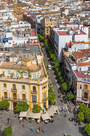 simsearch:841-08102129,k - View from the Giralda Bell Tower down to the Virgen de los Reyes square, Seville, Andalusia, Spain, Europe Photographie de stock - Rights-Managed, Code: 841-09229784