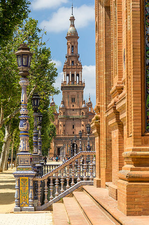 escalera de la plaza de españa - Northern Tower at Plaza de Espana, Seville, Andalusia, Spain, Europe Foto de stock - Con derechos protegidos, Código: 841-09229809