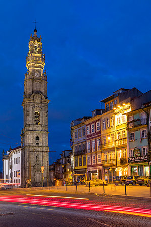 simsearch:6119-09054406,k - The bell tower of the Clerigos Church at dusk, Porto, Portugal, Europe Photographie de stock - Rights-Managed, Code: 841-09229841