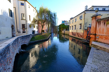 Canale dei Buranelli in the heart of Treviso, Veneto, Italy, Europe Fotografie stock - Rights-Managed, Codice: 841-09230011
