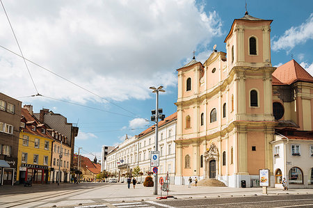 simsearch:841-09242115,k - Trinity Church, Old Town, Bratislava, Slovakia, Europe Foto de stock - Con derechos protegidos, Código: 841-09230066