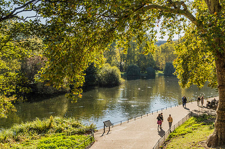 simsearch:841-02899385,k - A view of St. James's Park lake in St. James's Park, London, England, United Kingdom, Europe Photographie de stock - Rights-Managed, Code: 841-09242182