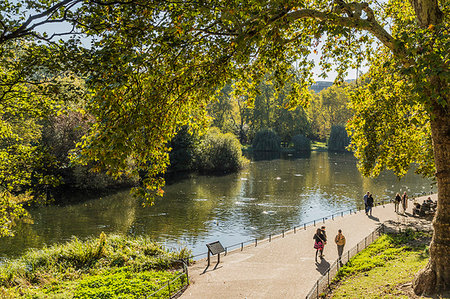 simsearch:841-09242183,k - A view of St. James's Park lake in St. James's Park, London, England, United Kingdom, Europe Photographie de stock - Rights-Managed, Code: 841-09242182