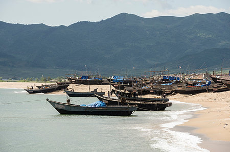 simsearch:841-06501158,k - Fishing boats on beach at Yongbun, near Chongjin, Hamgyong Province, North Korea, Asia Stockbilder - Lizenzpflichtiges, Bildnummer: 841-09242305