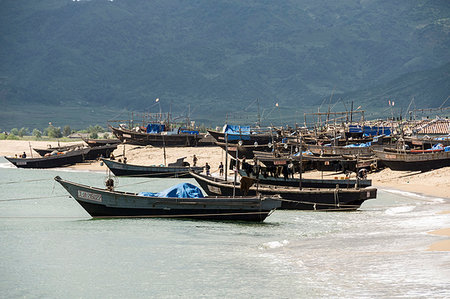 simsearch:841-06501158,k - Fishing boats on beach at Yongbun, near Chongjin, Hamgyong Province, North Korea, Asia Stockbilder - Lizenzpflichtiges, Bildnummer: 841-09242306