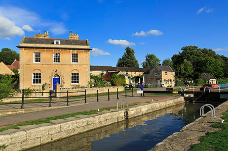 simsearch:841-09242423,k - Locks, Kennet and Avon Canal, Bradford on Avon, Wiltshire, England, United Kingdom, Europe Stock Photo - Rights-Managed, Code: 841-09242426
